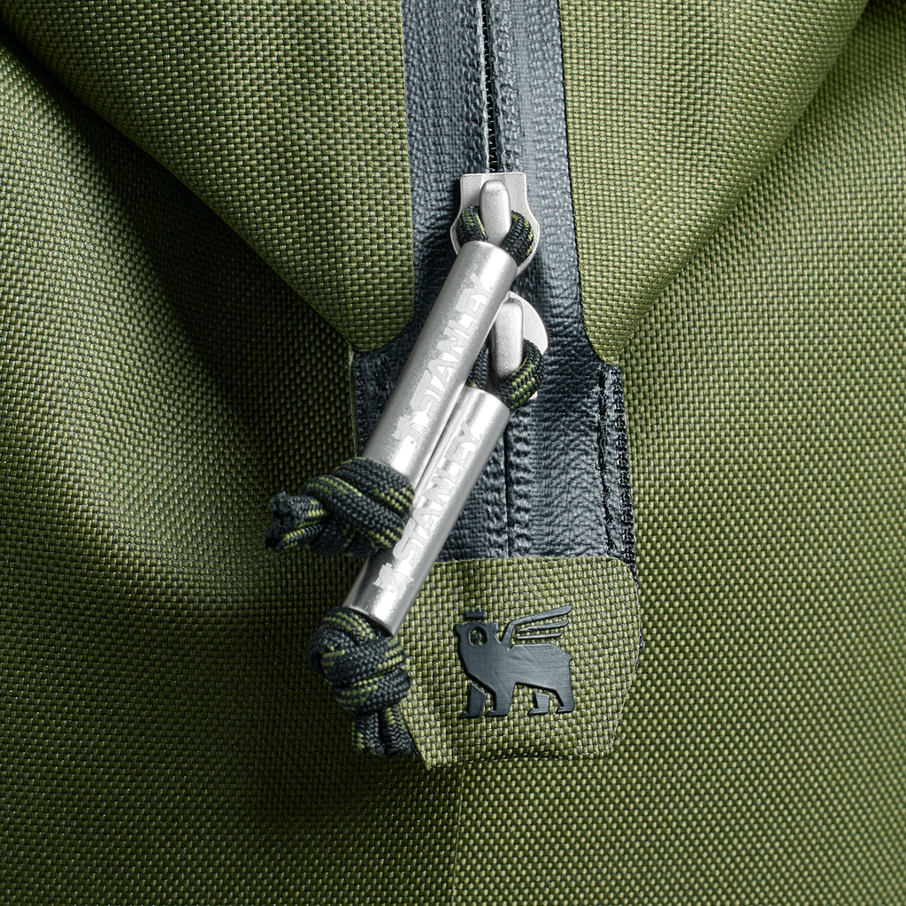 Premium All-Weather The All Day Julienne Mini Cooler D052R - Heavy-Duty Ice-Retention Food & Beverage Carrier Detail